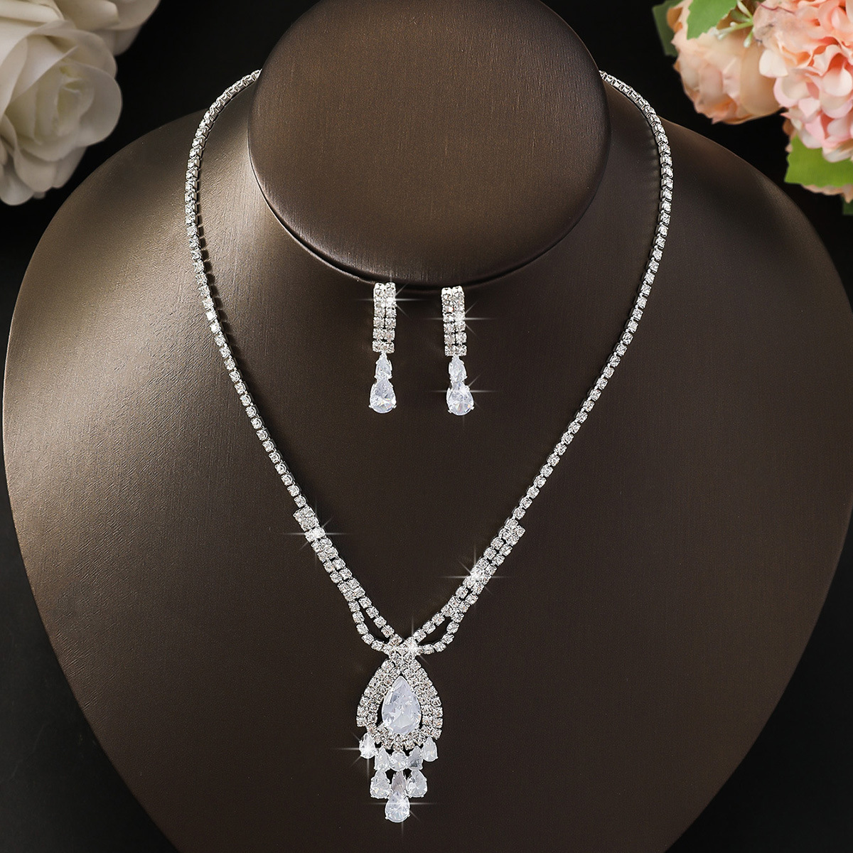 New zirconia stud earrings and - Luxury Lifestyle Gifts บทวิจารณ์และราคา